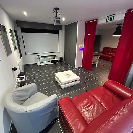 Cinehome Apartment Oyonnax