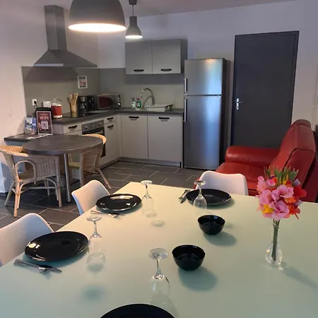 Cinehome Apartment