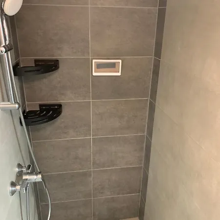 Cinehome Apartment *