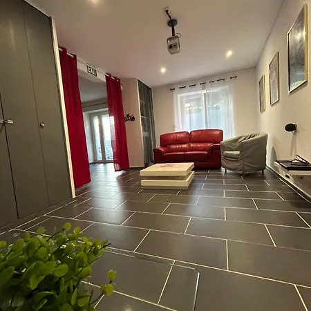 Cinehome Apartment *